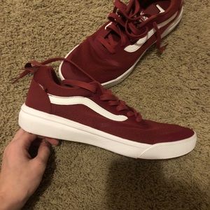 Vans Ultra-Range size 10.5 Maroon
